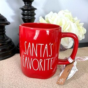 NWT Rae Dunn 🎅🏻 SANTA’S FAVORITE Ceramic Mug